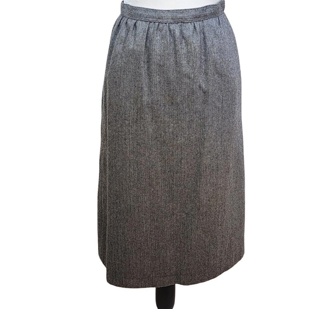 Vintage, Black & White Chevron, midi wool blend skirt. Size 8
